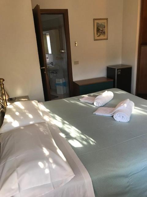 Hotel Carillon Lavena Ponte Tresa Ngoại thất bức ảnh